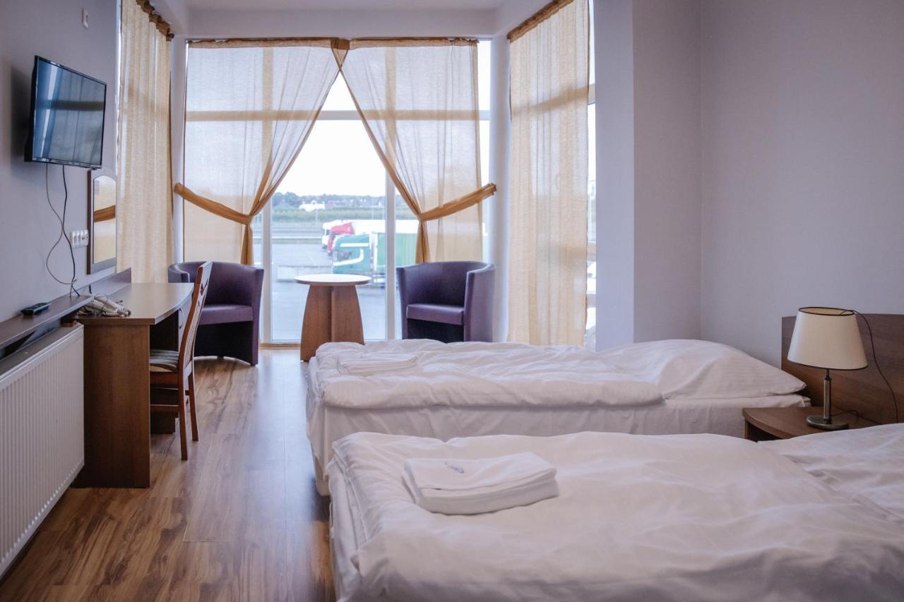 Zajazd Blue Modla Krolewska Ngoại thất bức ảnh